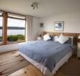 Cosy lochside cabin for romantic weekends away in Scotlad