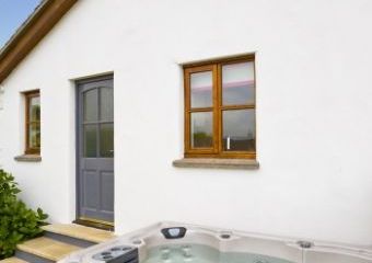 Cottages in Cornwall with hot tub  - BUDE,  