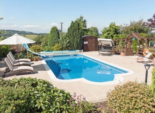 Cottage with refreshing outdoor pool