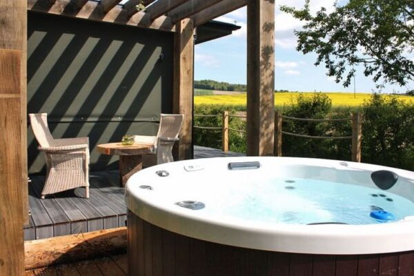 Chilterns View Lodges with Hot tubs