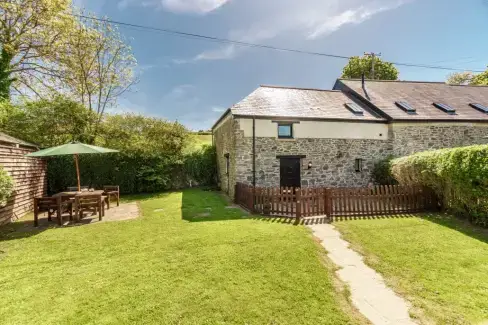 Buttercup Cottage, Bolberry Farm Cottages  - Bolberry, 