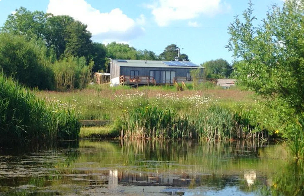 Lodge next to a nature reserve