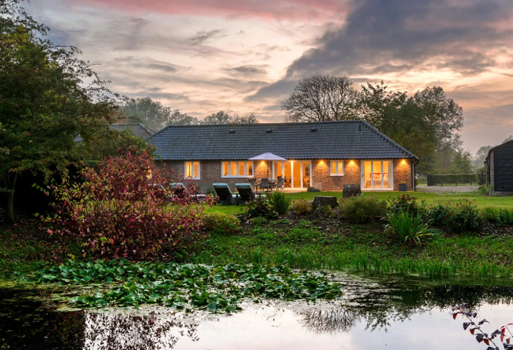 Holiday cottage by the waterside