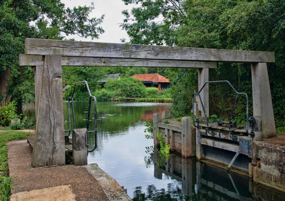 Flatford Lock