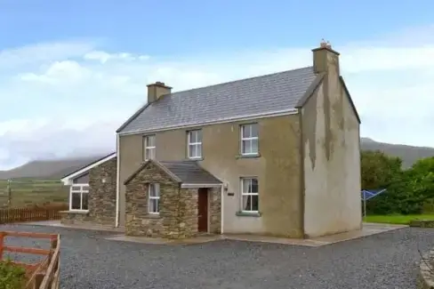  3 Bedroom Cottage with Mountain Views close to the Ring of Kerry  - Photo 1