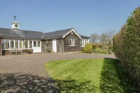  Clock Tower Cottage  - Photo 1