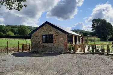 Field Barn sleeps 2, with a private Steam Room!, Checkley, Herefordshire