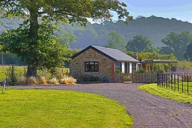 Field Barn sleeps 2, with a private Steam Room!, Checkley, Herefordshire