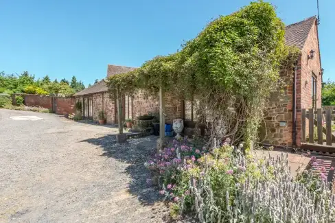  Garden Barn  - Photo 1