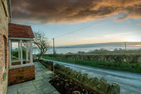  Sleeps 2, Romantic, Modern, Luxurious Cottage with garden, WiFi and Amazing Views  - Photo 1